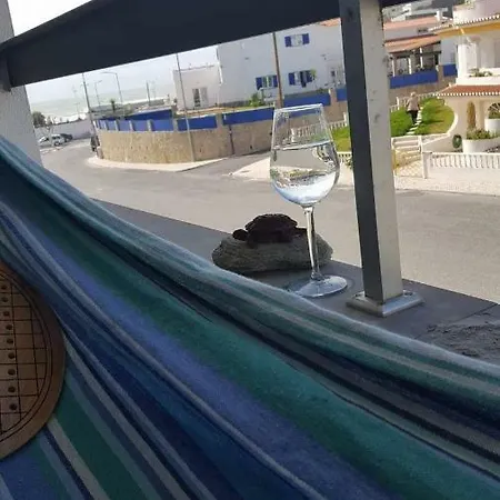 Beach House Surfing And Sea Views Appartamento Praia da Lourinhã
